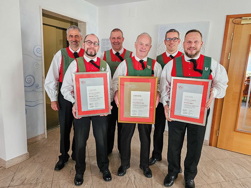 v. l.: Ehrenobmann Manfred Horrer, Manuel Tumler, Kapellmeister Georg Horrer, Ernst Ratschiller, Obmann Martin Ratschiller, Günther Raich
