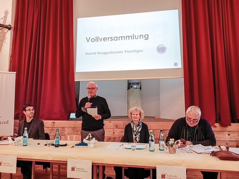 Bezirkschorleiter Josef Sagmeister, Bezirksobmann Karl Werner, Heidi Warger und Stefan Gstrein vom Bezirksausschuss führten durch die Versammlung.