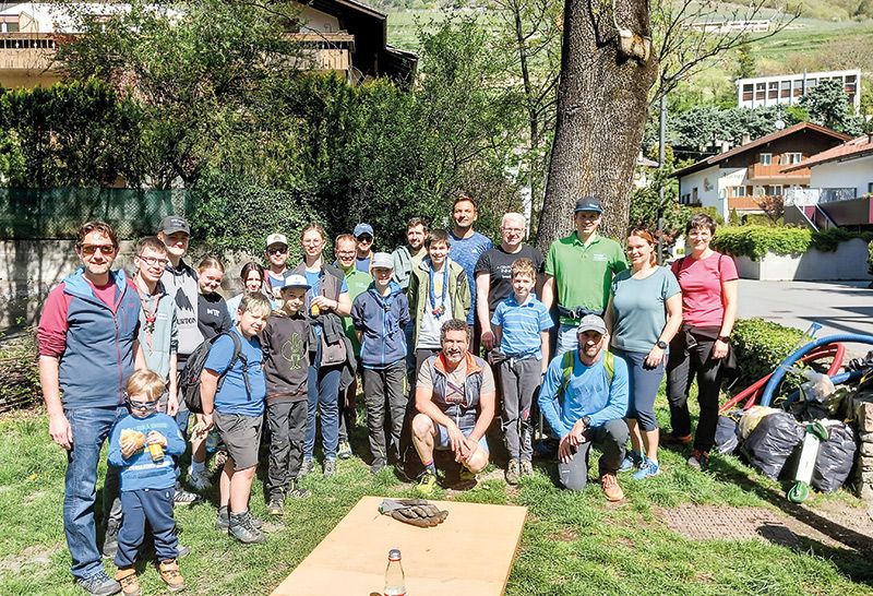 Zahlreiche Naturnserinnen und Naturnser haben bei der großen Müllsammelaktion mitgeholfen, darunter auch Umweltreferent Florian Gruber und Bürgermeister Zeno Christanell.