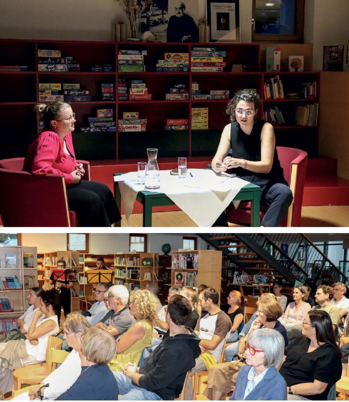 oben: v. l.: Katrin Klotz im Gespräch mit Nachwuchsautorin Greta Maria Pircher; unten: Im Hintergrund die Saxophonistinnen Gabriele Markart und Jasmin Tappeiner. welche die Lesung tongewaltig abrundeten
