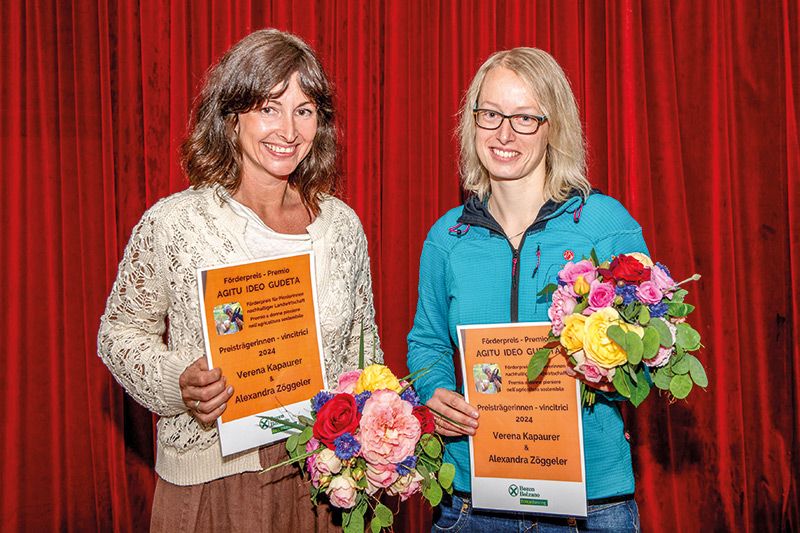 Gewinnerinnen ex aequo des Förderpreis Agitu Ideo Gudeta 2024 v. l.: Alexandra Zöggeler und Verena  Kapaurer