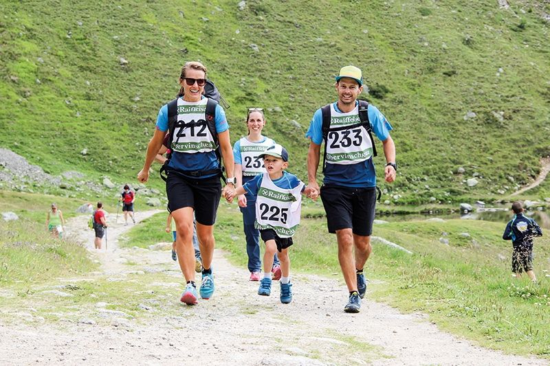 Familien mit Kindern, Bergwanderer und Wettkampf-LäuferInnen waren im Zeitraum von 1. Juli bis 31. August 2020 im Rahmen des Dynafit-Hüttencups zu den Hütten unterwegs und hatten ihren Spaß