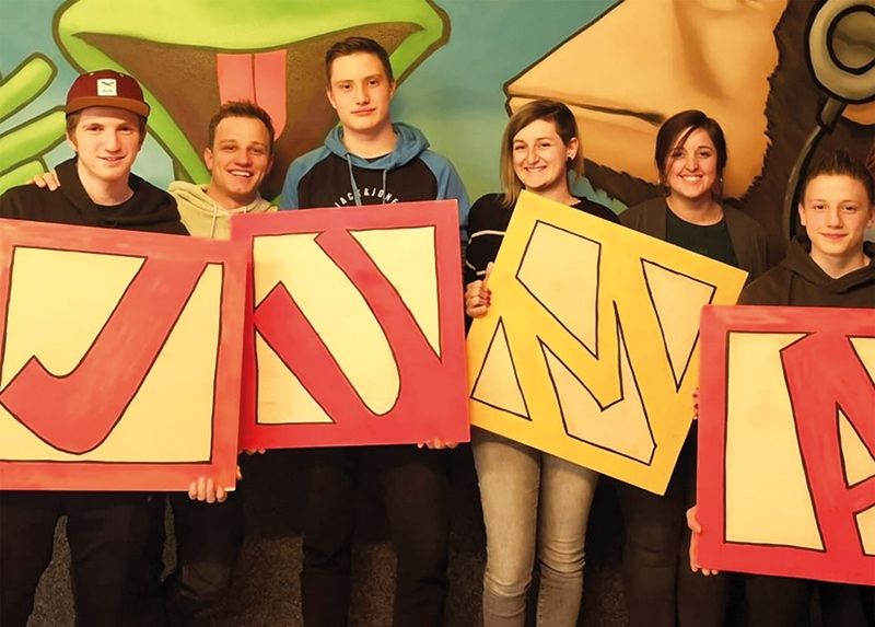Foto v.L.n.R.: Lukas De March, Stefan Hirschberger, Simon Punter, Michaela Noggler, Magdalena Oberhofer, Michael Noggler. (Es fehlen Daniela Di Pilla und Marion Januth)