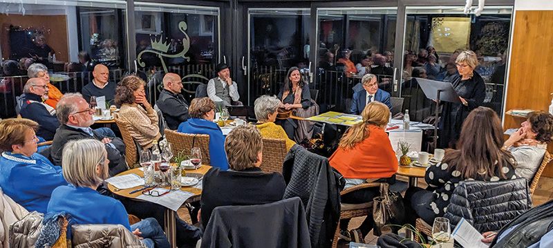Die Bücherverkostung beim Fritz Beck zog viele Interessierte an