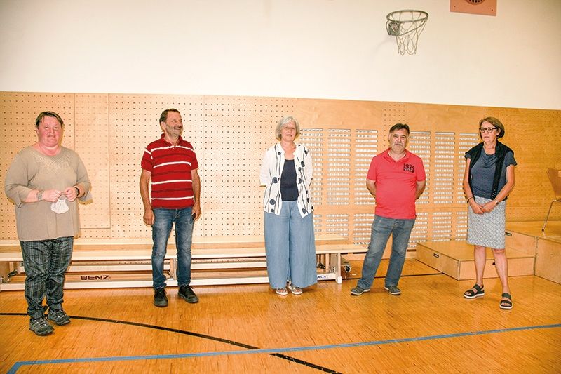 Dem neu gewählten Vorstand für die nächsten drei Jahre gehören an: v. l. Nadja Senoner (Schlanders), Hubert Platzgummer (Kastelbell/Tschars) Veronika Fliri - Bezirksobfrau (Mals), Roger Wieser (Schluderns) und Heidemarie Stecher (Laas)