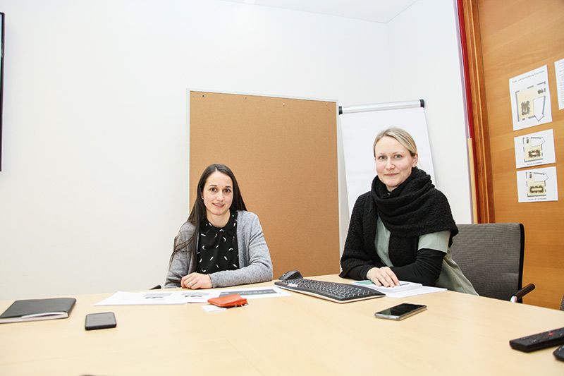 Nadin Zöschg und Sonja Gorfer von den Sozialdiensten Vinschgau, Bereich Kinder und Jugendliche, stellten die neue Beratungssstelle für Frauen in Gewaltsituationen vor