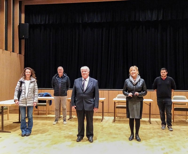 Der neue Ausschuss v.l.: Angerer Manuela, Angerer Armin, BM Franz Heinisch, Herzl Maria und Marseiler Samuel