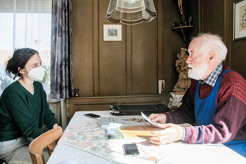 Das Interview mit Hermann Wenter hat Alena Lamprecht geführt. Alena besucht die 4. Klasse des Sprachengymnasiums in Meran und absolviert ihr Schulpraktikum beim Vinschgerwind