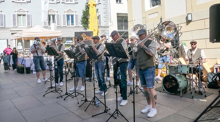 die Brassband „Blächfraktion“ aus Schaffhausen (CH)