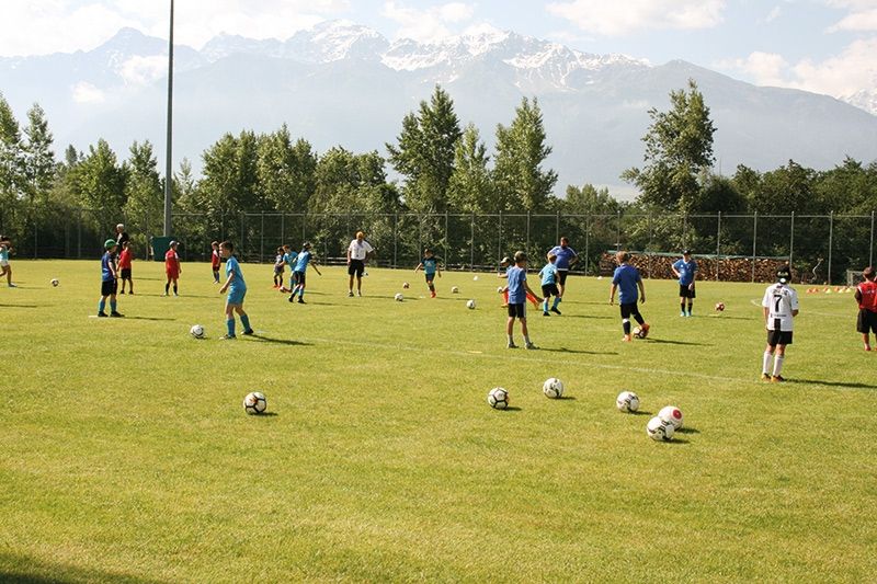 Balltraining mit kontrolliertem Abstand