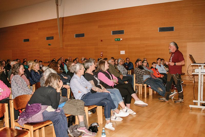 LOU Lorenz Blaas bei seinem Vortrag im Stadtsaal Glurns