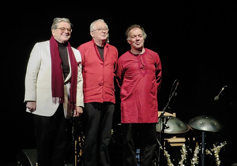 Literarisch-musikalisch, witzig und geistreich war der Unterhaltungs-abend „Jingle Bells reloaded“ mit dem Kabarettisten Erwin Steinhauer und den beiden Musikern Peter Rosmanith und Georg Graf.