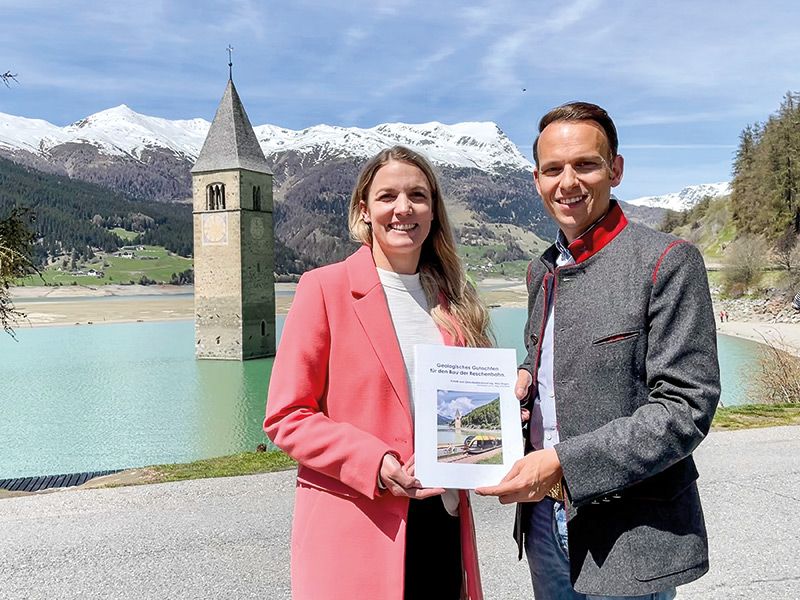 Die Landtagsabgeordneten Gudrun Kofler (FPÖ-Tirol) und Sven Knoll (Süd-Tiroler Freiheit)