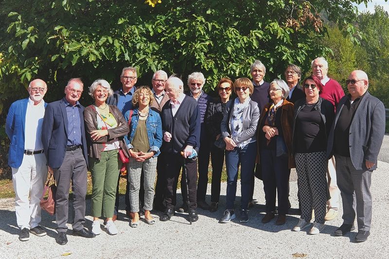 v. l.: Oskar Colcuc, Prof. Alfred Strimmer, Claudia Gurschler, Siegfried Wegmann, Irene Thöni, Wolfgang Platter, Prof. Josef Feichtinger, Karl Tragust, Renate Oberperfler, Waltraud Folie, Andreas Fabi, Erika Santer, Franz Stimpfl, Erna Ritsch, Prof. Leonardo Pellisetti und Markus Westreicher. Garber Irmgard, Peter Piesch und der Fotograf Andreas Waldner sind nicht im Bild.