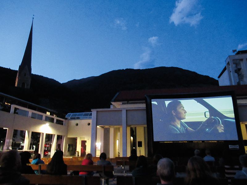Am 1. Juli gab es Freilichtkino auf dem Kulturhausplatz. Gezeigt wurde die Komödie „Rosas Hochzeit“. Am 1. August gibt es den Film „Marry Me - Verheiratet auf den ersten Blick“.
