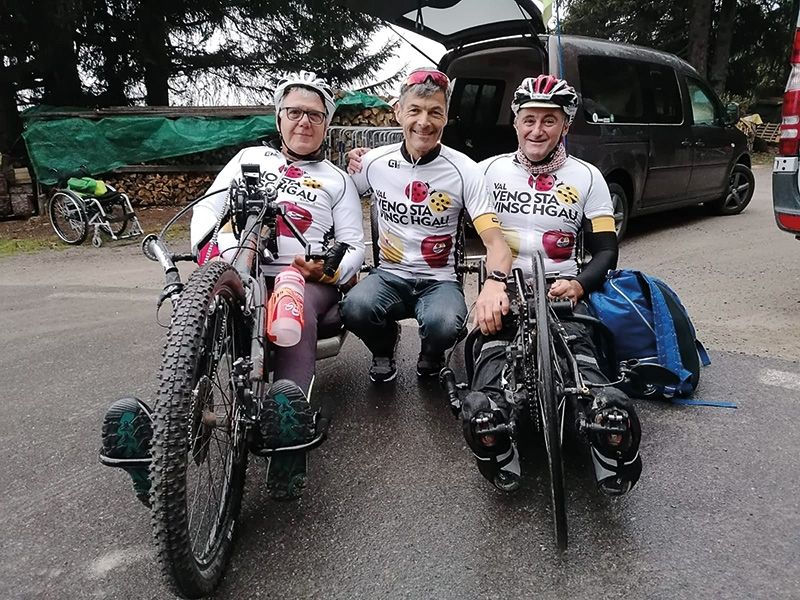 Konrad Stecher aus St.Valentin a.d.H, Walter Schütz aus Burgeis und Roland Ruepp aus Schluderns nach der Ankunft in Rosolina, dort, wo die Etsch in die Adria mündet
