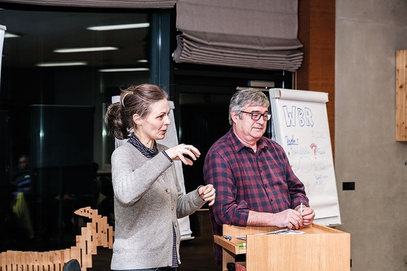 Für Martina Hellrigl und Peter Grassl geht ein lang gehegter Wunsch in Erfüllung: der Verkauf selbst produzierter Bio-Produkte im gepflegten Ambiente eines eigenen Bistros.