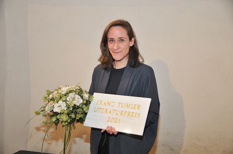 2023 wird der Franz-Tumler-Literaturpreis erneut vergeben. Im Bild Anna Felnhofer, Literaturpreisträgerin 2021