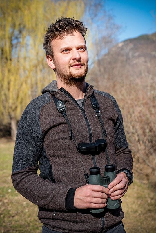 Der Ornithologe Matteo Anderle von Eurac Research bestimmt die Vögel vor allem durch ihren Gesang.
