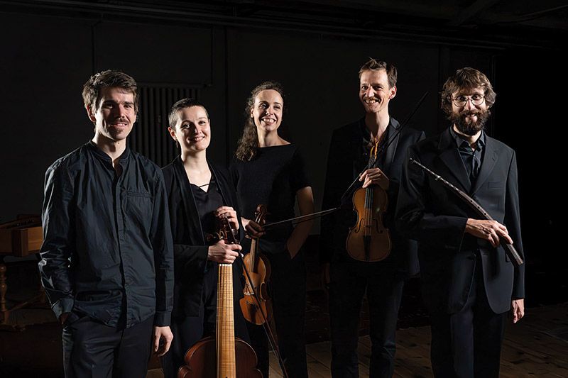Die kanadische Pianistin Angela Hewitt und ensemble histoirefuture