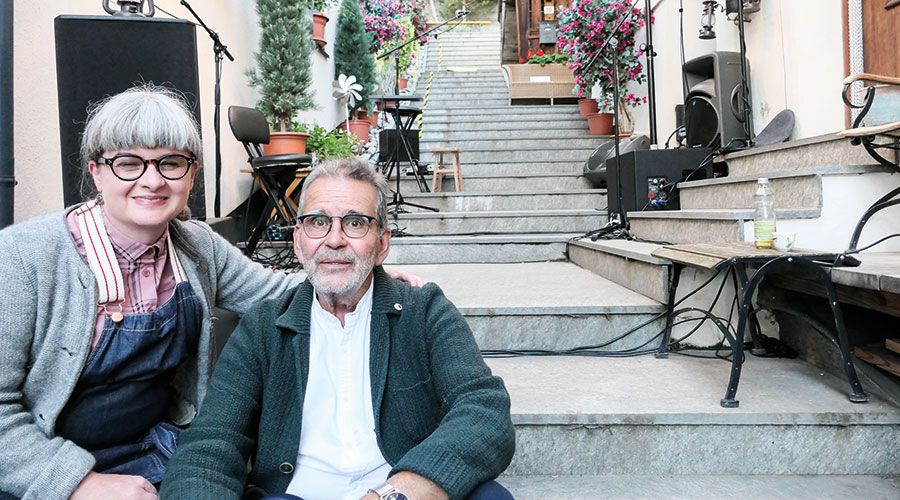 Loni Moser, Norbert Pleifer und die Nachbarn luden zum zweiten Malser Stiegenfest.