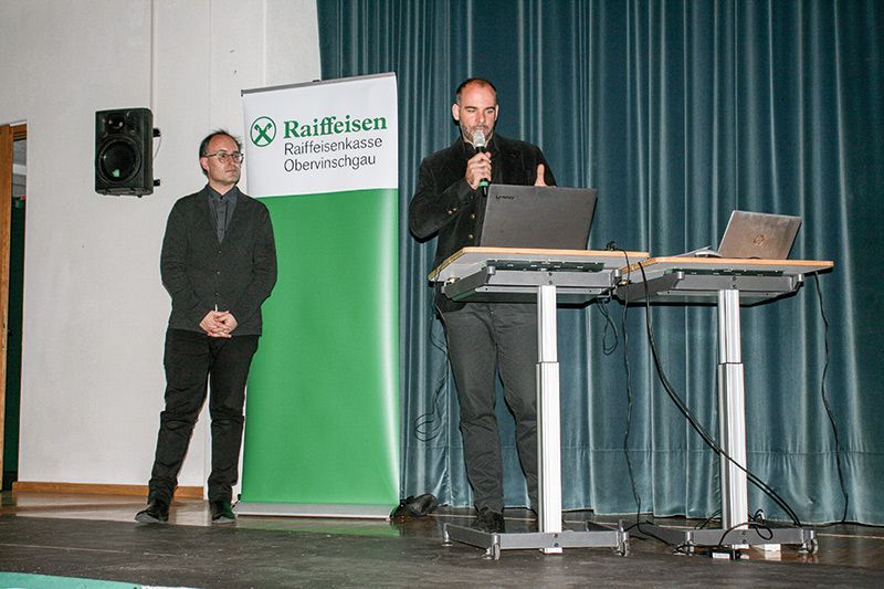 Direktor DZE Ulrich Seitz und Wirtschaftsprüfer Thomas Girotto