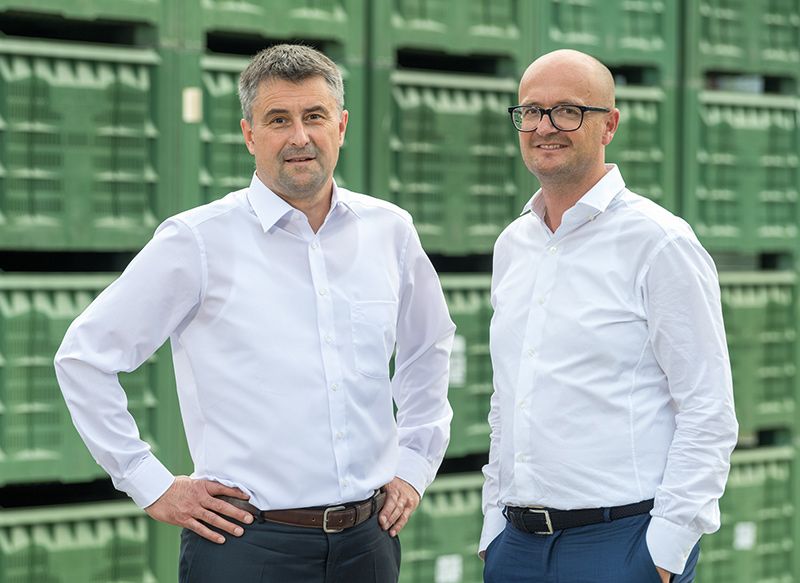 Zufrieden mit dem Verlauf des Geschäftsjahres 2022/2023: VOG Products-Obmann Johannes Runggaldier (links) und Direktor Christoph Tappeiner