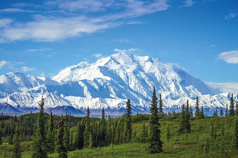 So funktioniert Aufarbeitung der Geschichte in den USA. Im Zuge des wachsenden Respekts vor den Traditionen der indianischen Ureinwohner wurde nach fast 100 Jahren der Mount McKinley in Alaska (immerhin höchster Berg des Kontinents Nordamerika) offiziell in Denali rückbenannt.
