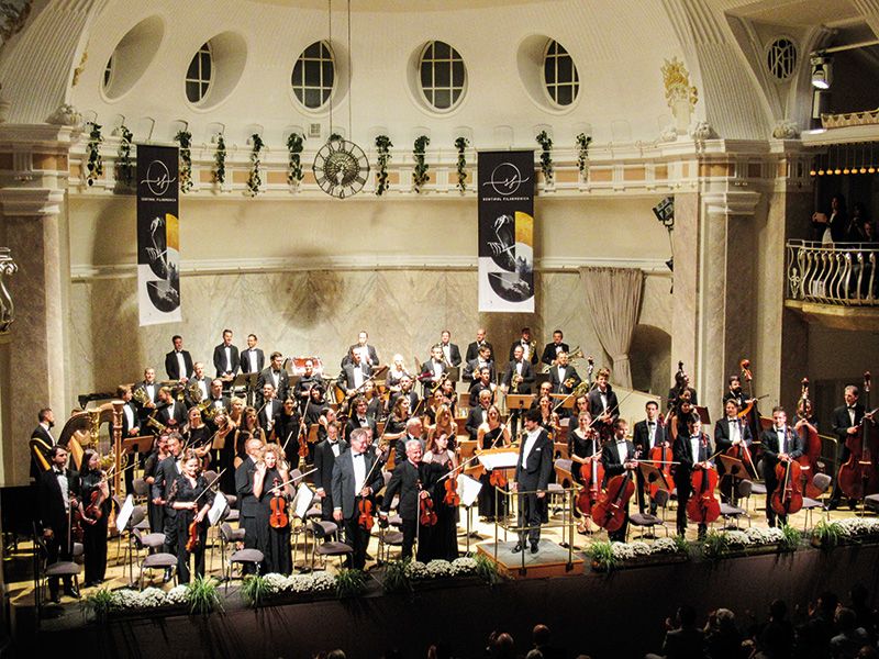 Zum Abschluss der dreitägigen Konzertreihe spielte Südtirol Filarmonica am 8. Oktober im Kursaal von Meran.