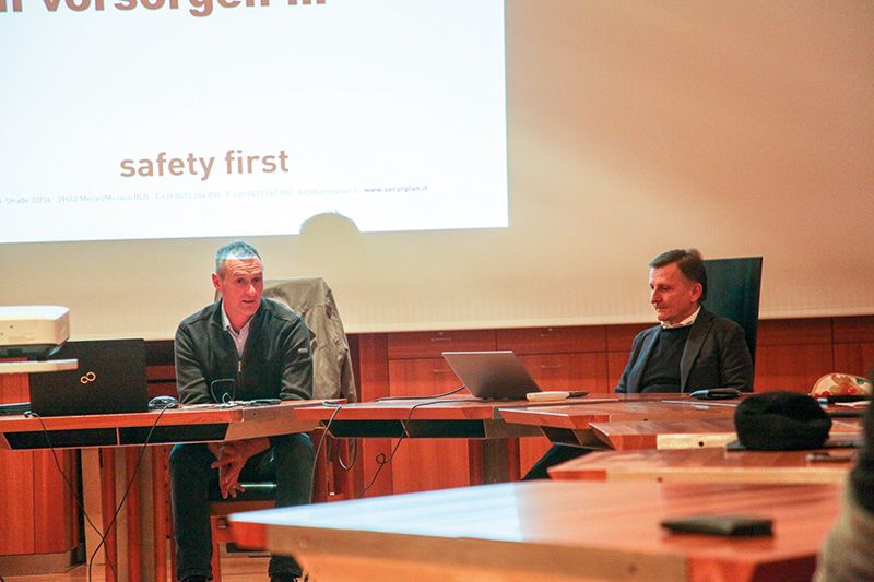 Der Malser BM Josef Thurner und Anton Gögele von Securplan