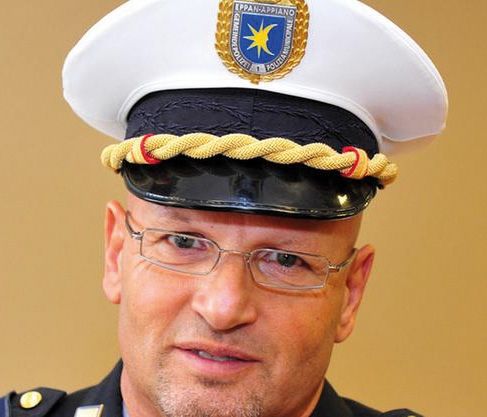 der Ortspolizei-Kommandant Christain Carli, der seit 1. August in der Gemeinde Schlanders befristet auf 6 Monate angestellt ist
