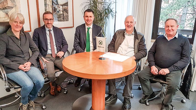 v. l.: Museumsleiterin Maria Mayr, Gemeindereferent Ulrich Schweitzer, Direktor Andreas Mitterhofer, Raika Obmann Christian Ungerer und BM Alois Forcher