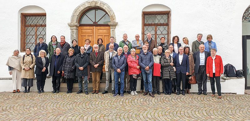 Vertreter:innen der Zivilgesellschaft, der Wirtschaft und der Kirche trafen sich vom 13. bis 15. Oktober zu den 26. Klausurgesprächen im Kloster Marienberg.