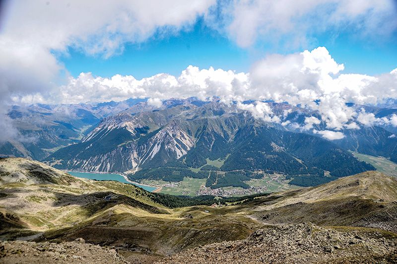 Der Obervinschgau um den Reschensee und St. Valenin a. H. von der Seebodenspitze aus