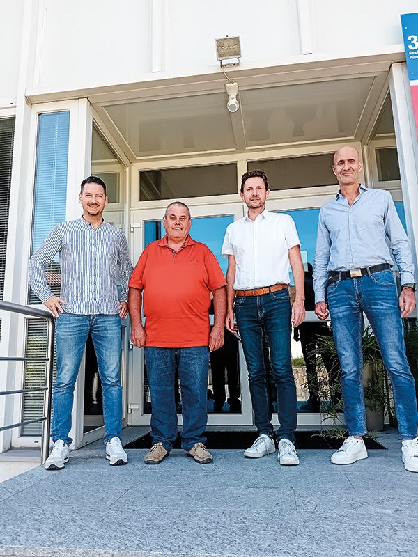 v. l.: Andreas Varesco, Günther Stolz, BM Zeno Christanell und der Direktor der Tourismusgenossenschaft Uli Stampfer