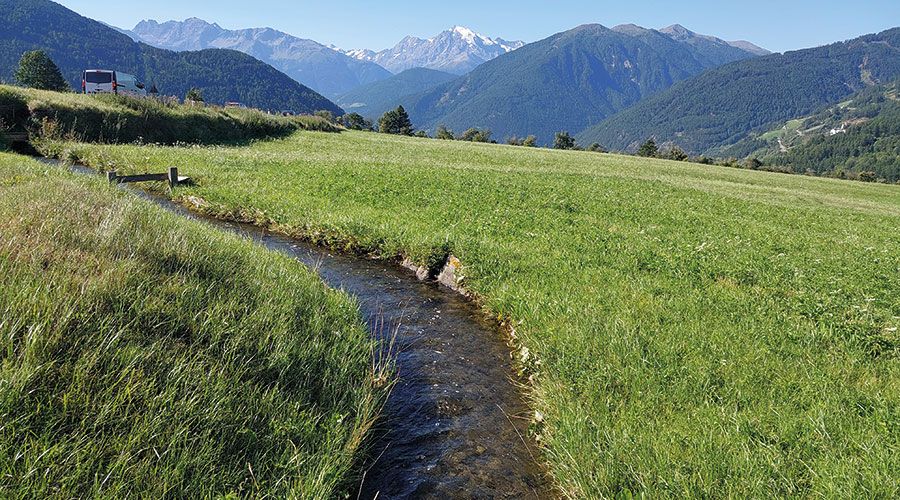 Ohne Zusatz-Bewässerung ist eine ertragbringende Landwirtschaft im Vinschgau nicht möglich.