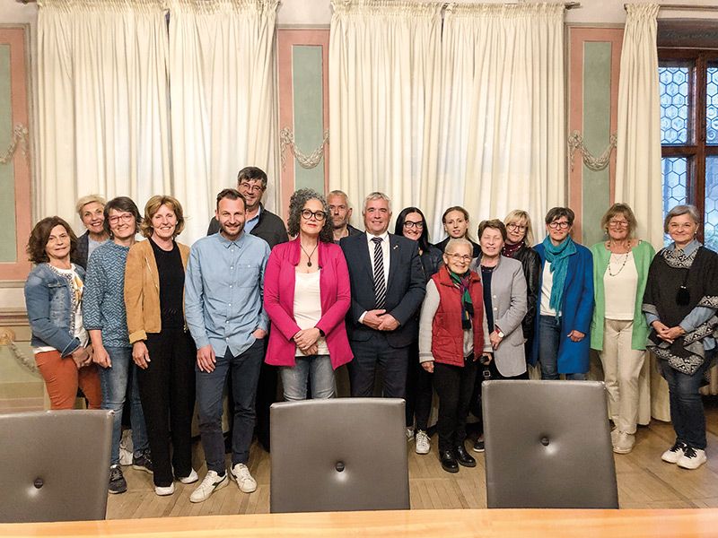 Mit den Frauen im Rücken: SVP - Aufbruchstimmung im Ratssaal der Gemeinde Schlanders