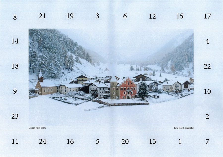 Das Kalenderblatt auf dem die Sticker mit Abbildungen aus der Kirche und dem gräflichen Besitz eingeklebt werden können