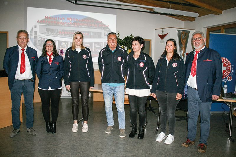 v. l. Peter Kofler, Jasmin Kuntner (neue Sektionsleiterin), Angelika Verdross, Robert Joos. Juliane Ziernheld, Tanja Malloth (Ausschussmitglieder) und Luis Pobitzer