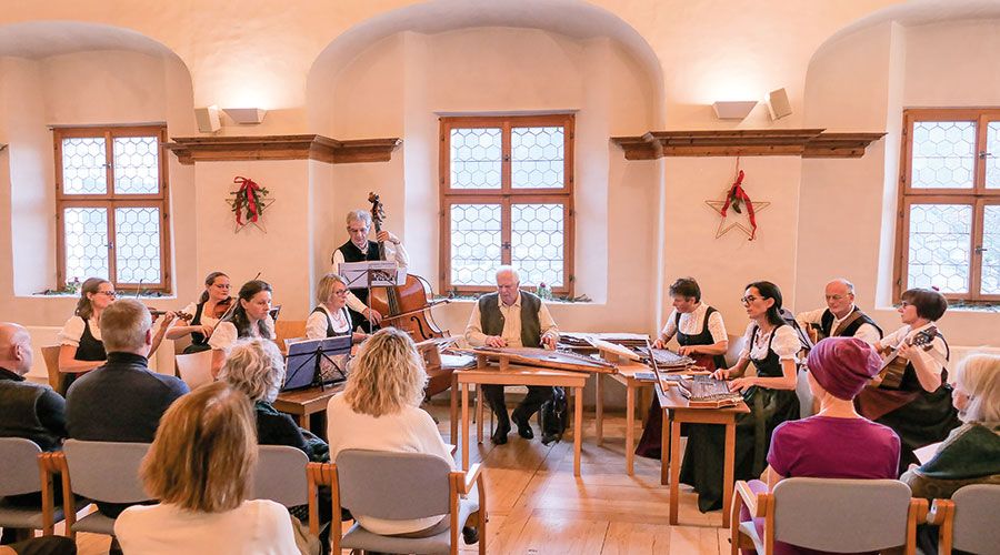 Gut besucht waren die beiden Konzerte vom Meraner Zitherkreis und der Musikkapelle Goldrain-Morter & des Männerchors Vierklang aus Goldrain.