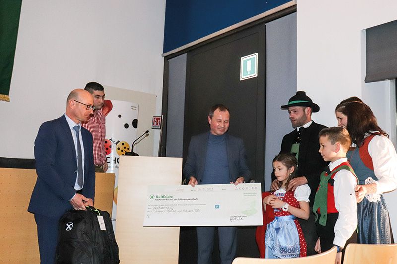 Der Jungbergbauernpreis geht heuer an die Familie Strimmer-Schwarz vom Kopfenegghof am Schlanderser Nördersberg. 135 Erschwernispunkte weist der Hof auf, das bedeutet sehr viel Handarbeit.