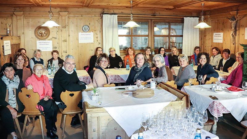 Gar einige der anwesenden Politikerinnen berichteten, dass sie für die Politik motiviert wurden, weniger stand oft eigenes Interesse im Vordergrund, gerade deshalb sei es wichtig, dass Frauen sich gegenseitig motivieren, Verantwortung zu übernehmen und ein politisches Amt anzustreben.