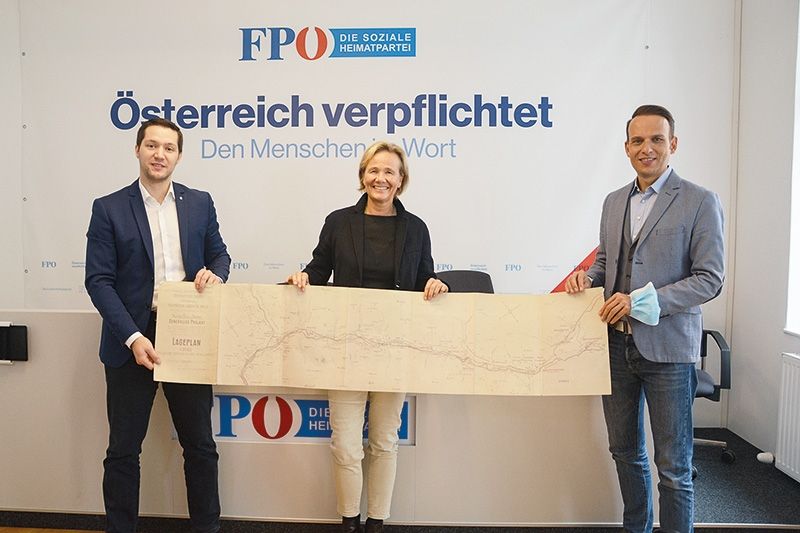v.l.: Fabian Walch (Bezirksparteiobmann der FPÖ-Tirol), L.-Abg. Evelyn Achhorner (Verkehrssprecherin der FPÖ-Tirol) und L.-Abg. Sven Knoll (Süd-Tiroler Freiheit)