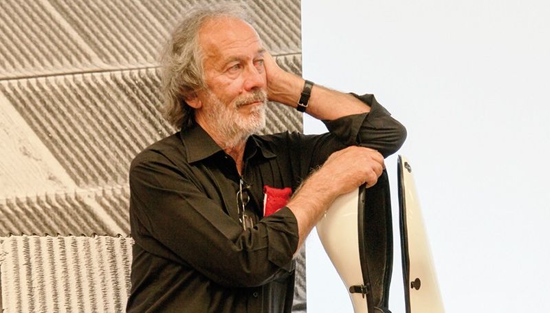 Gianni Bodini, Schlanders Am 20. November um 16.00 Uhr eröffnet er in der Gärtnerei Schöpf in Vetzan seine Ausstellung „Himmlische Bilder“ mit Musik und Glühwein.