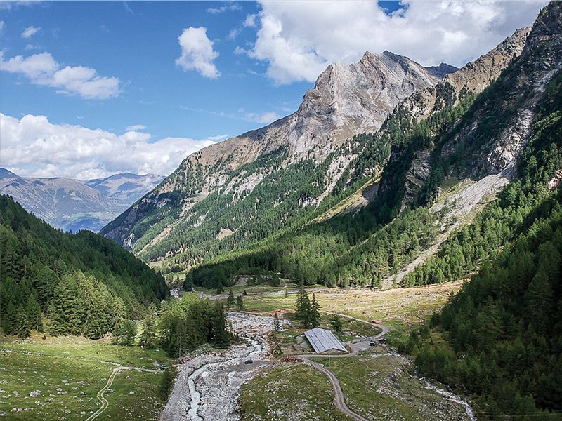 Die Südflanke der Jennwand und die Untere Laaser Alm im Laaser Tal. Foto: Franz Platter
