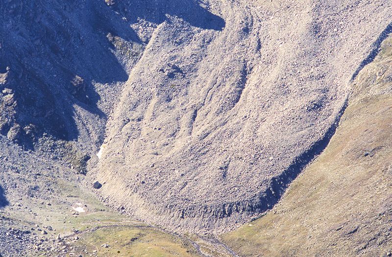 Steinmeer, eine Kompositon des Spaltenfrostes auf dem Weg zur Sesvenna.