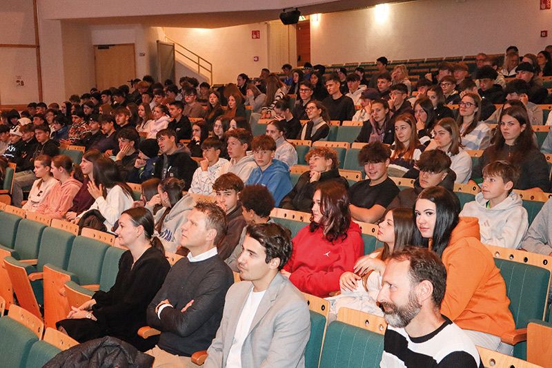 Auftaktveranstaltung der FOWI-Tage in der Aula Magna des Oberschulzentrums „Claudia von Medici“