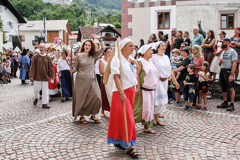 „Volk zu Schluderns“ beim Umzug
