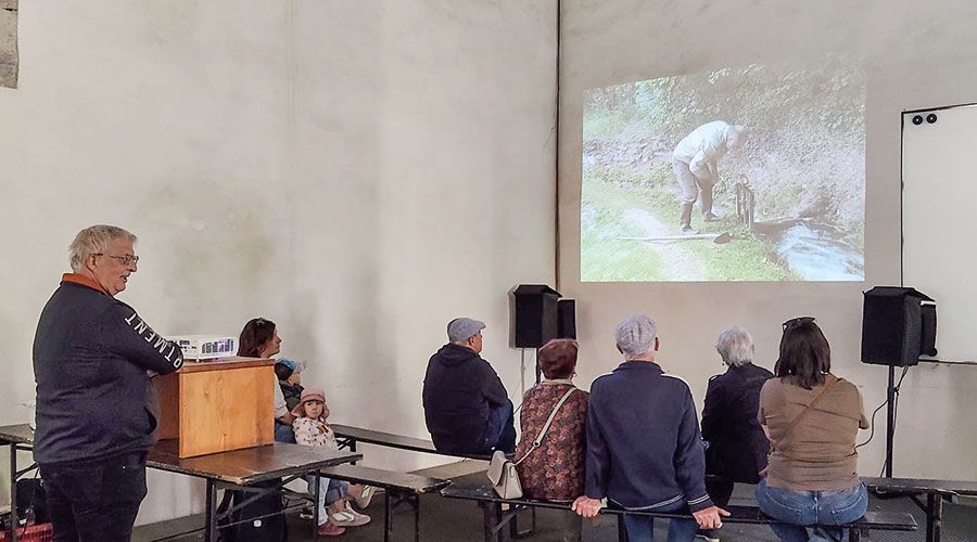 Alfred Habicher zeigte Kurzfilme in der Marxkirche in Laas