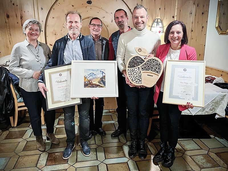v. l. Gemeindereferentin Monika Wielander, Obmann Manfred Ratschiller, Ehrenmitglied Hubert Kuppelwieser, Bezirksobmann Norbert Kofler, Vize-Obmann Kurt Ratschiller, Vereinsmitglied Karin Pirhofer